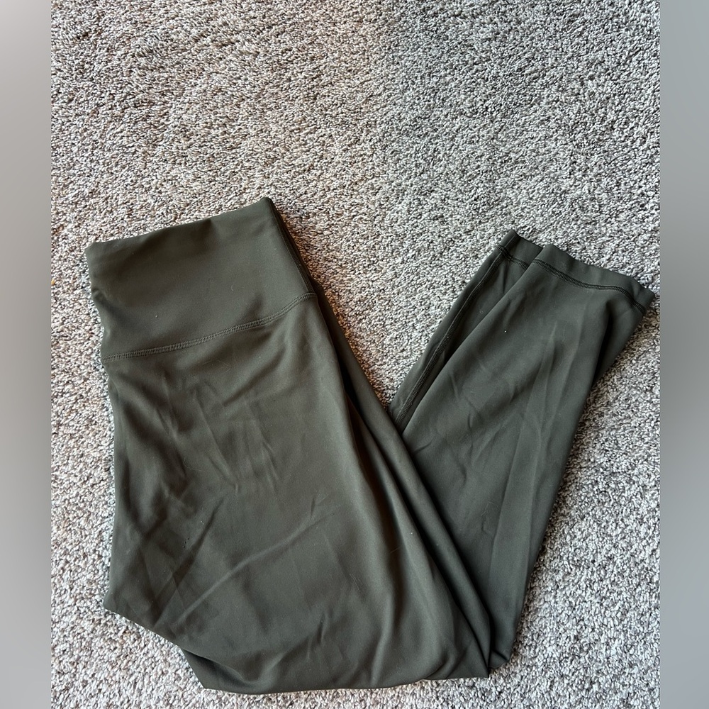 Women’s Lululemon Wunder Train leggings